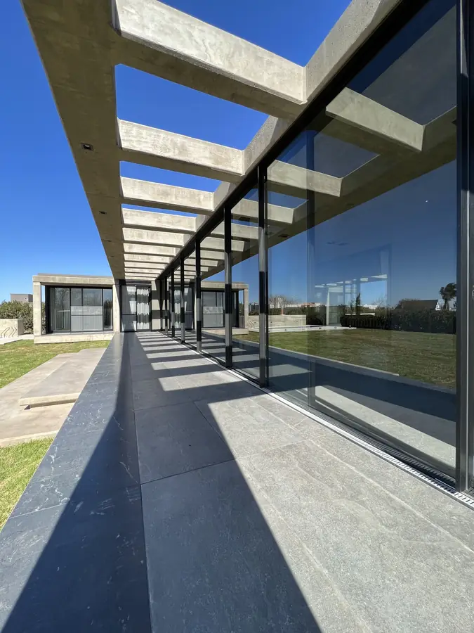 Casa Barrancas — La pérgola en fuga