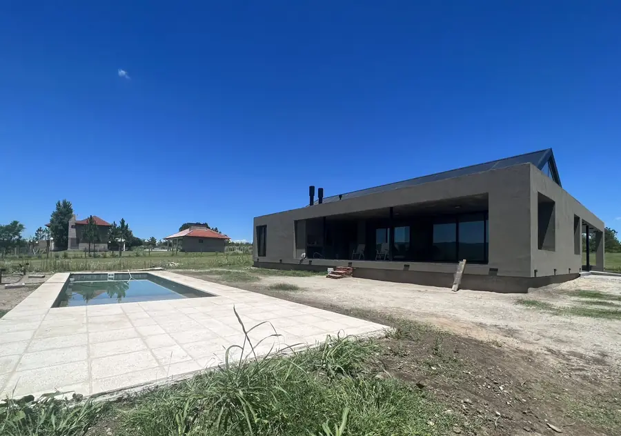 Casa Champaquí 1 — Pileta y solárium