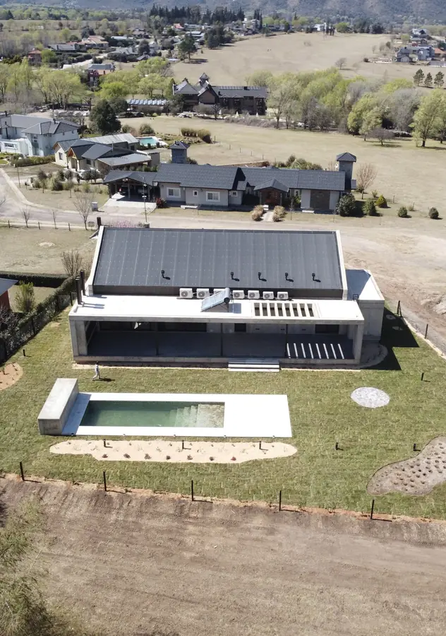 Casa Champaquí 2 — Vista aérea con la pileta